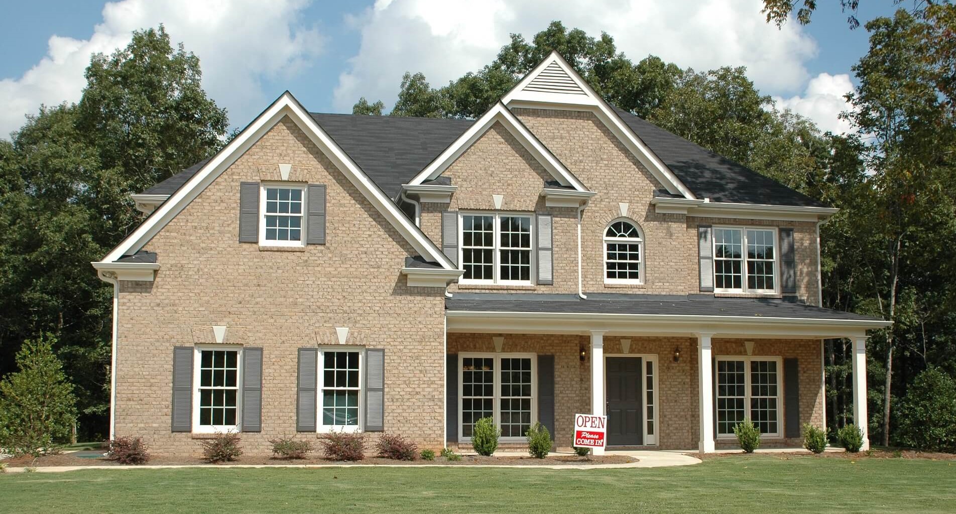 How can I minimize the time and effort required to sell a house fast that needs many repairs?