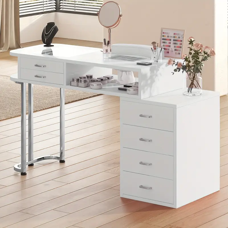Manicure Table
